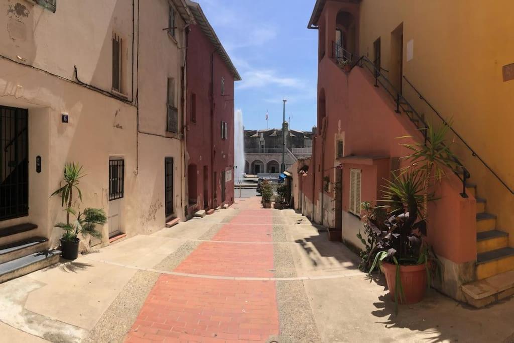 Between The Roofs Of Old Town And The Sea Appartement *