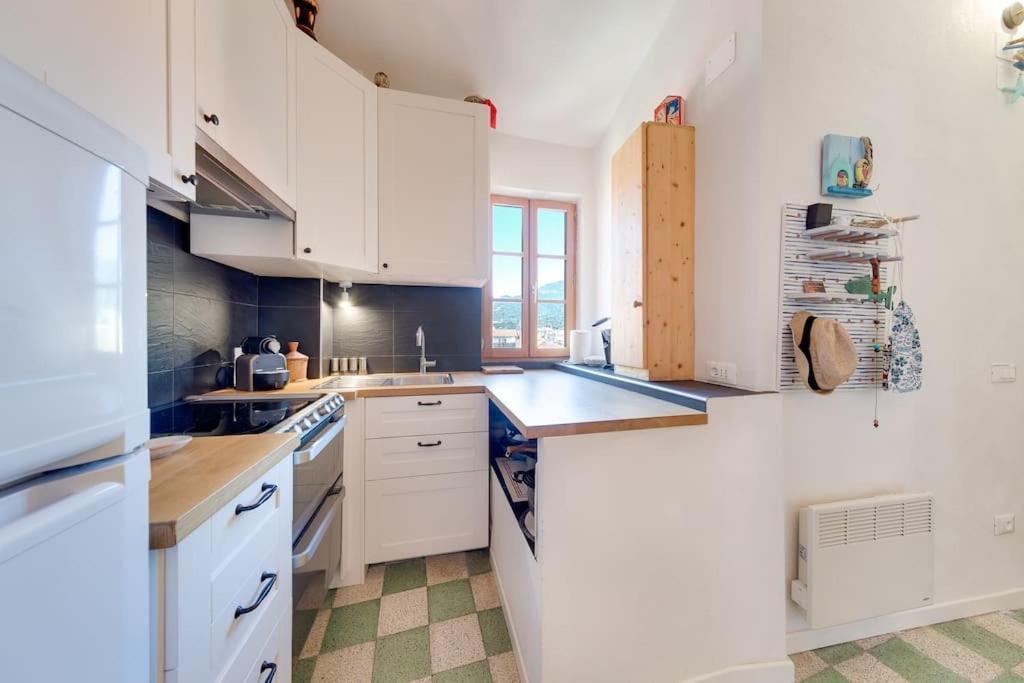 Apartment Between The Roofs Of Old Town And The Sea Menton
