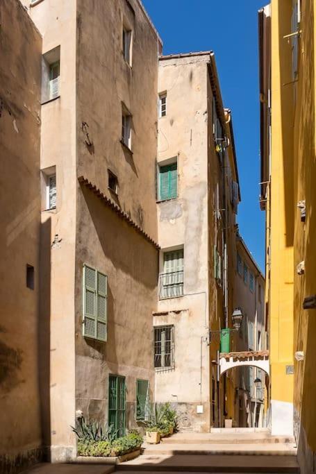 Between The Roofs Of Old Town And The Sea Apartment Menton